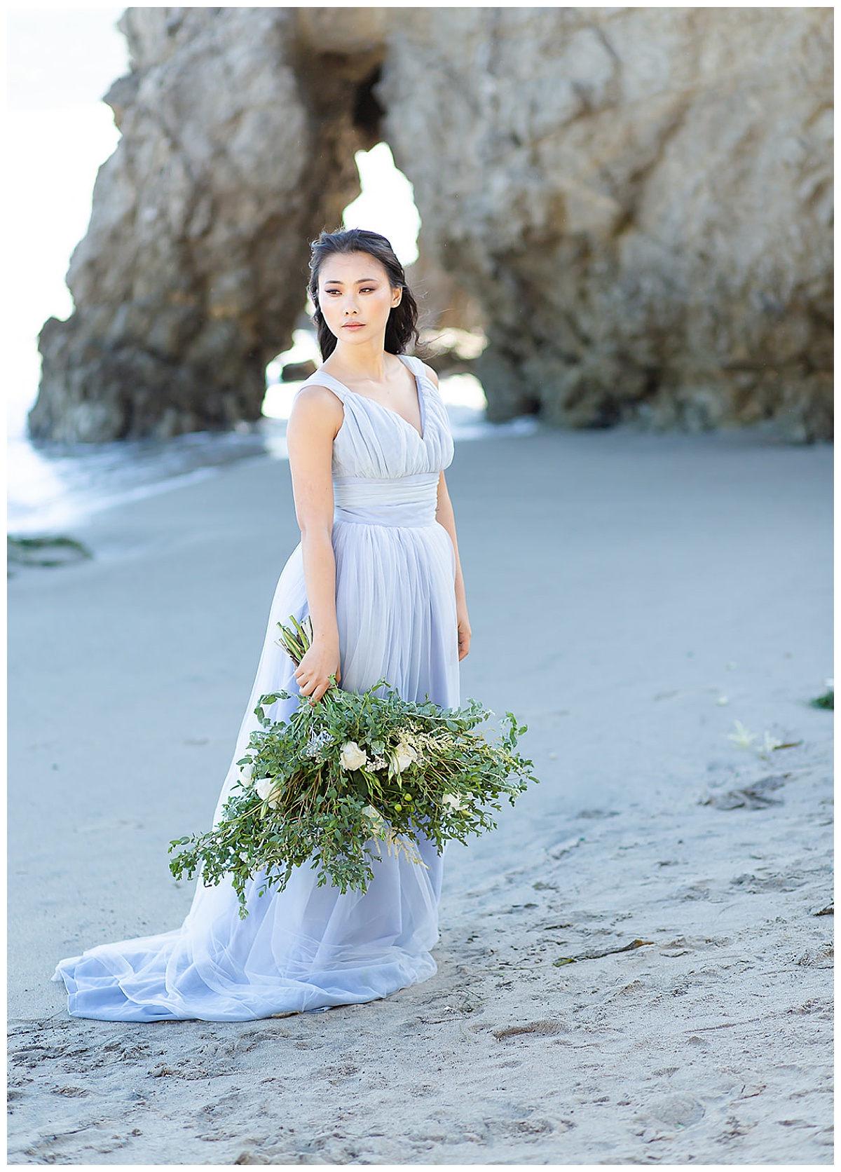 Beach, bride, florals